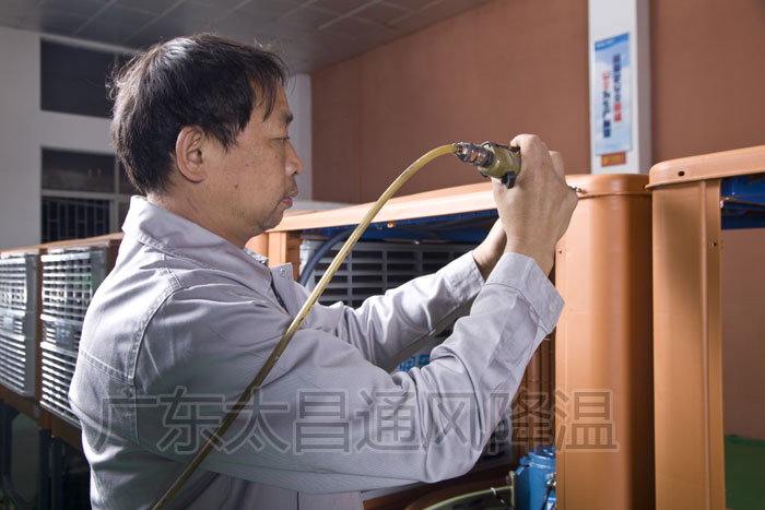 环保空调生产线1.jpg